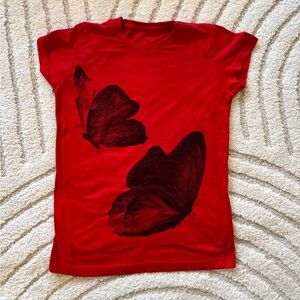 ✨Red butterfly baby tee